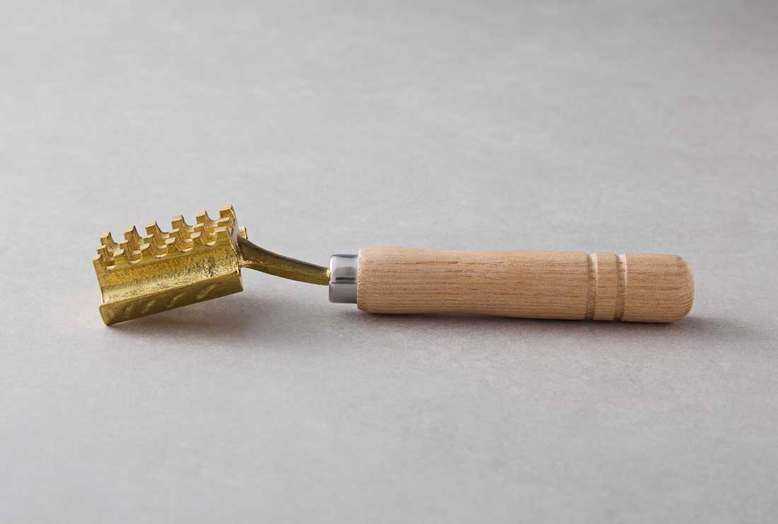 Fish Scaler Bronze Double Wing - M