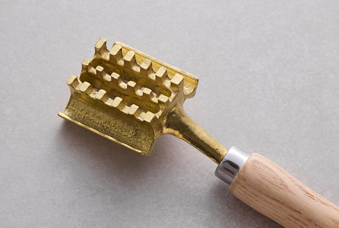 Fish Scaler Bronze Double Wing - M