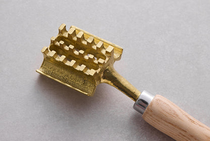 Fish Scaler Bronze Double Wing - M