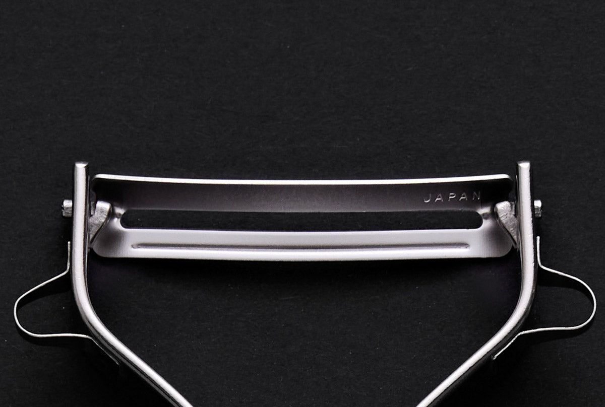 Japanese Curved Peeler